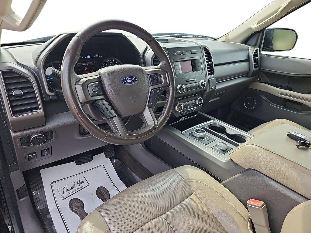 Used 2018 Ford Expedition XLT w/ Equipment Group 201A AWD/4WD image 16
