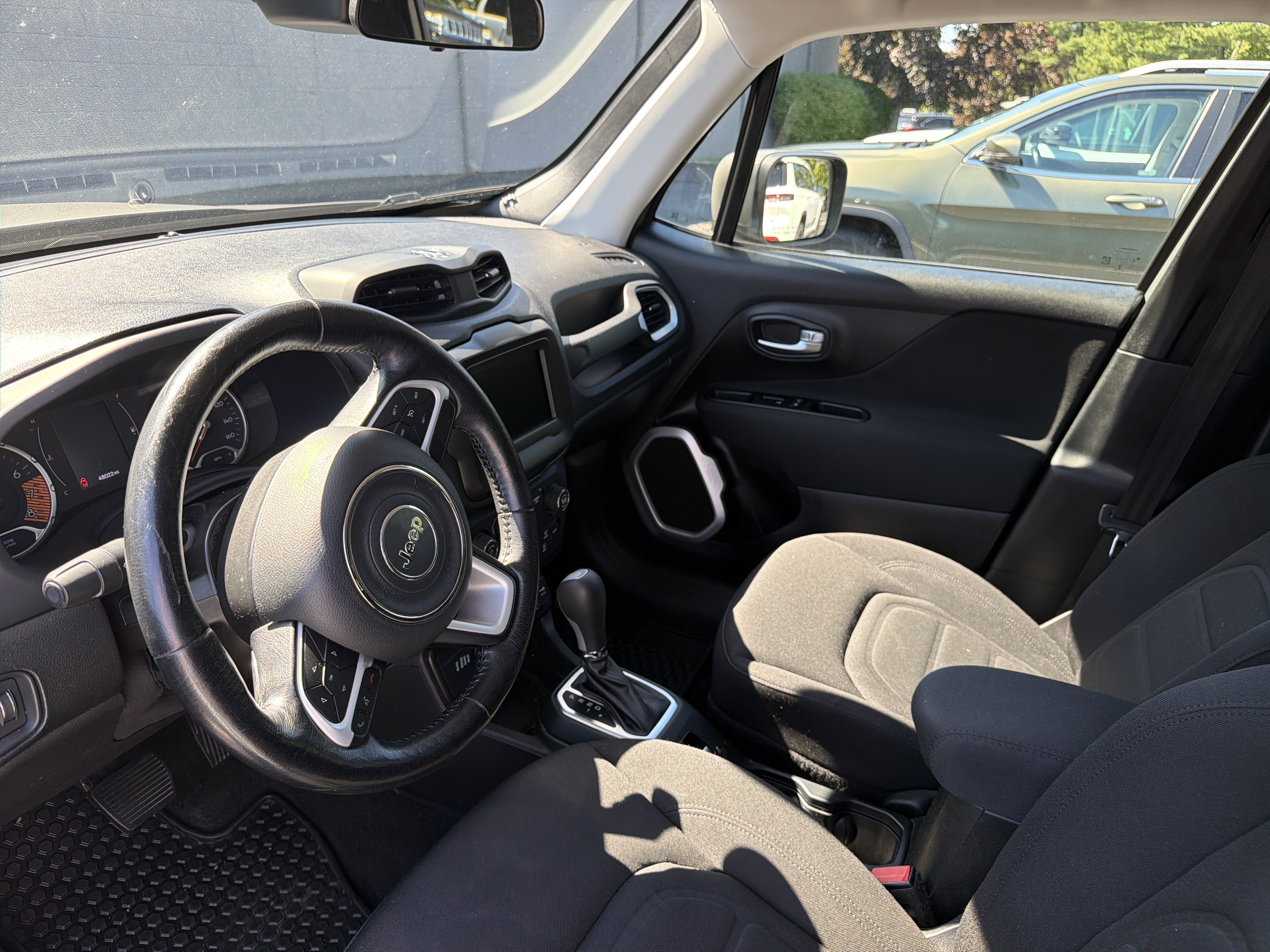 Used 2020 Jeep Renegade Latitude w/ Cold Weather Group AWD/4WD image 12