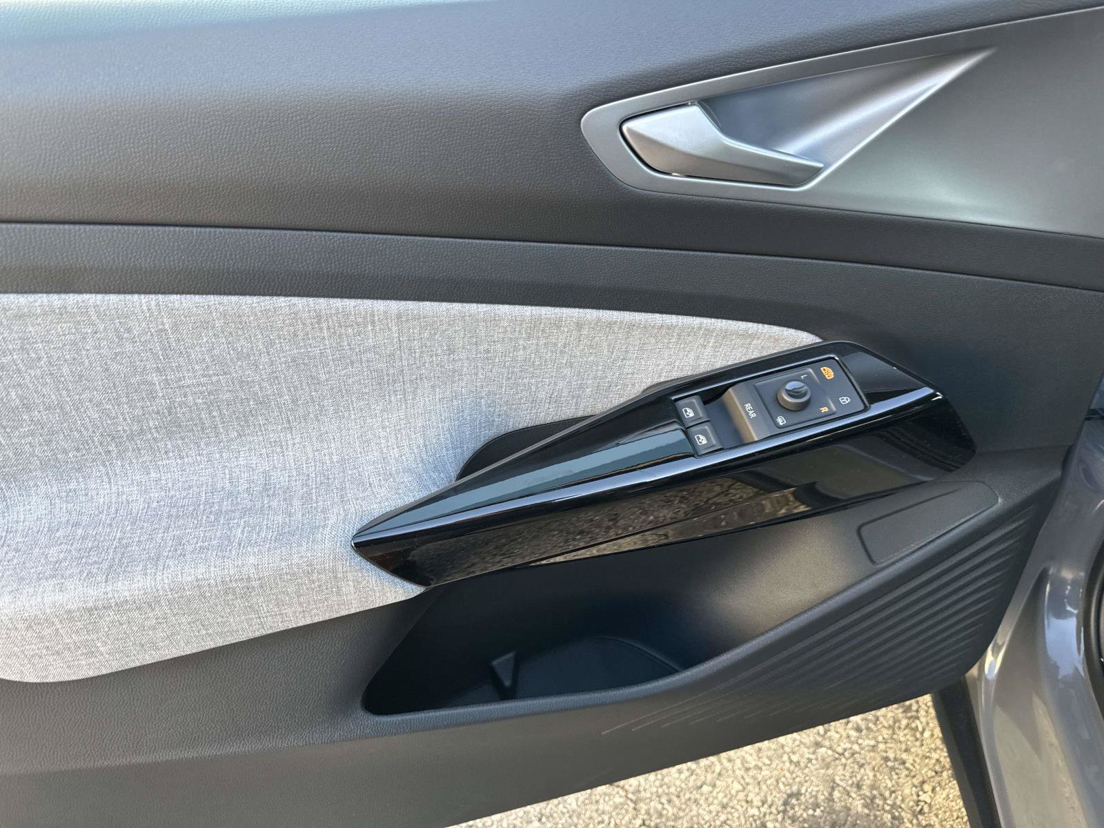 New 2026 Volkswagen ID.4 Pro RWD image 15