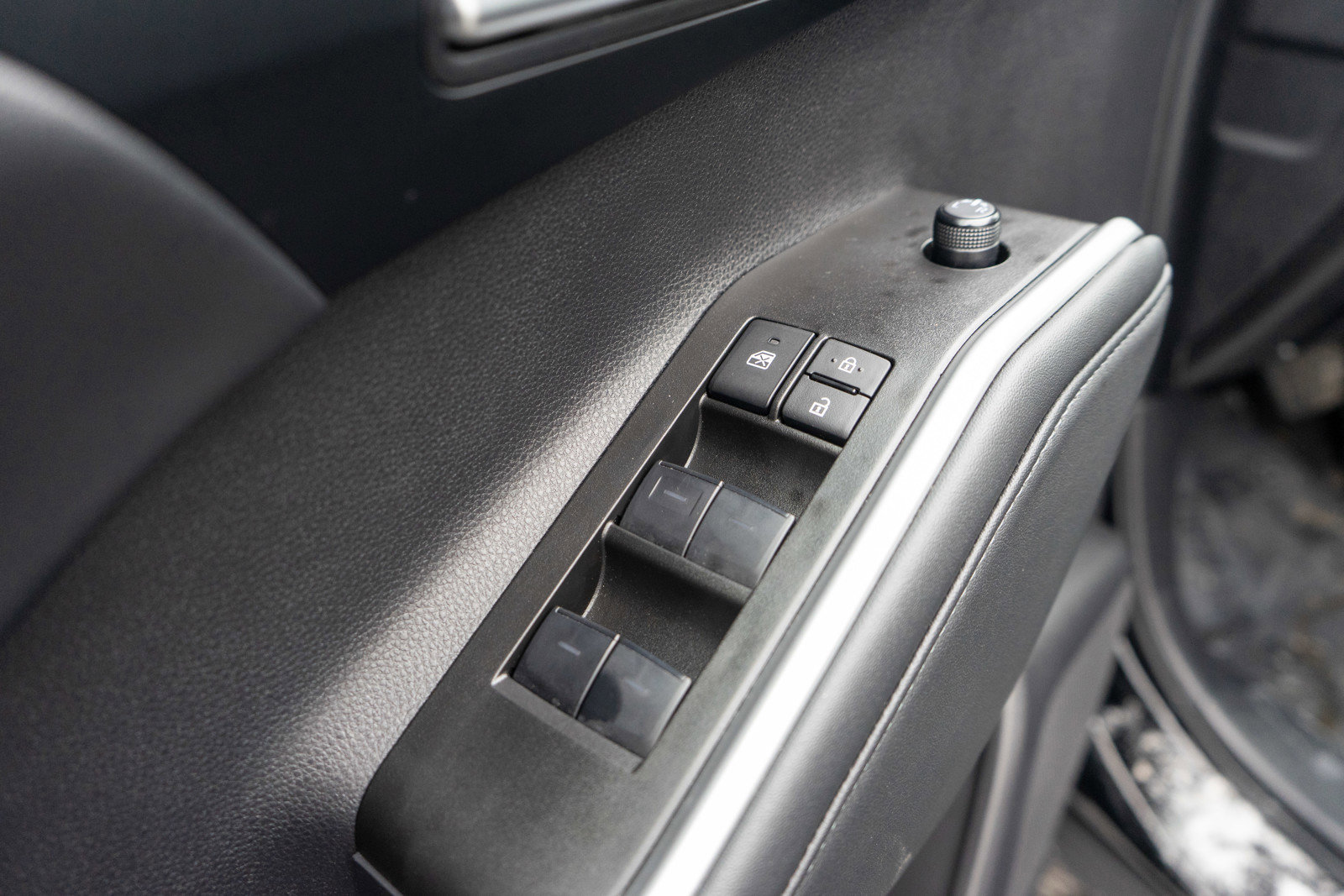 Used 2025 Toyota Highlander XLE image 15