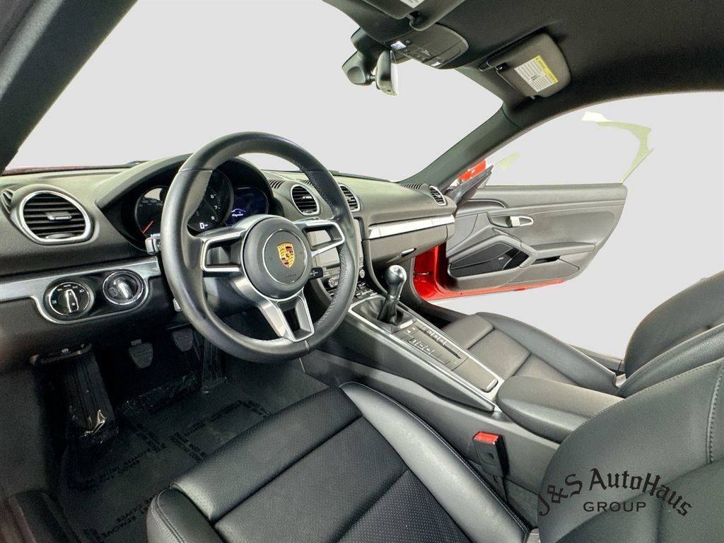Used 2022 Porsche 718 Cayman RWD image 27