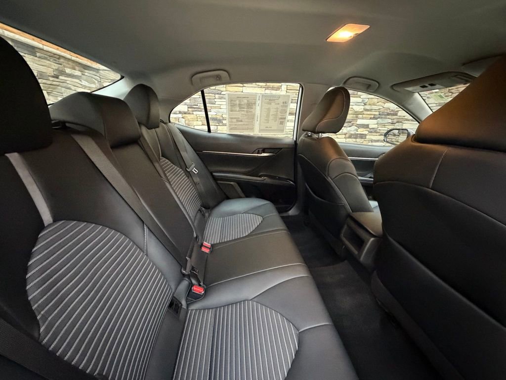 Used 2020 Toyota Camry SE image 30