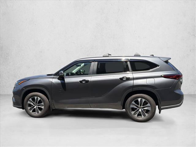 Used 2023 Toyota Highlander XLE FWD image 8