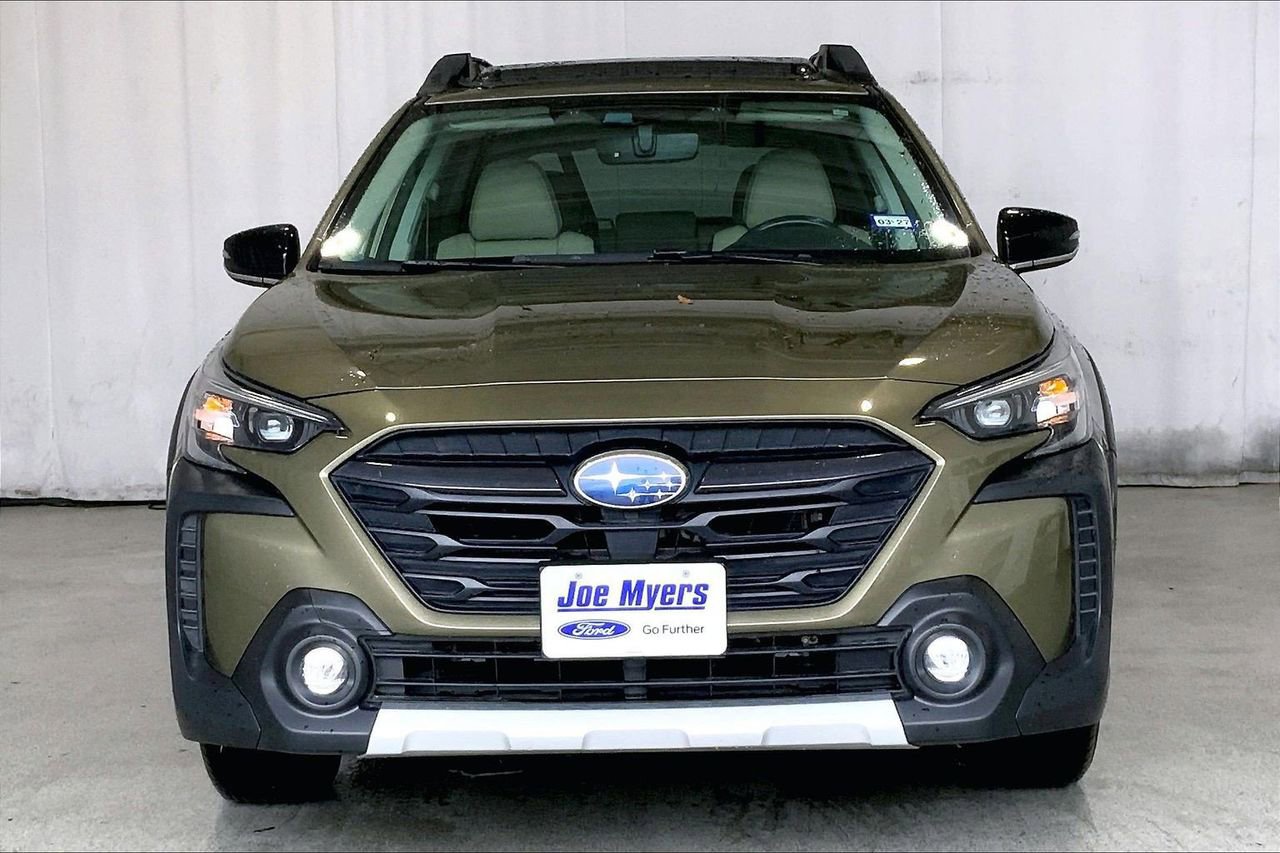 Used 2025 Subaru Outback Limited AWD/4WD image 3