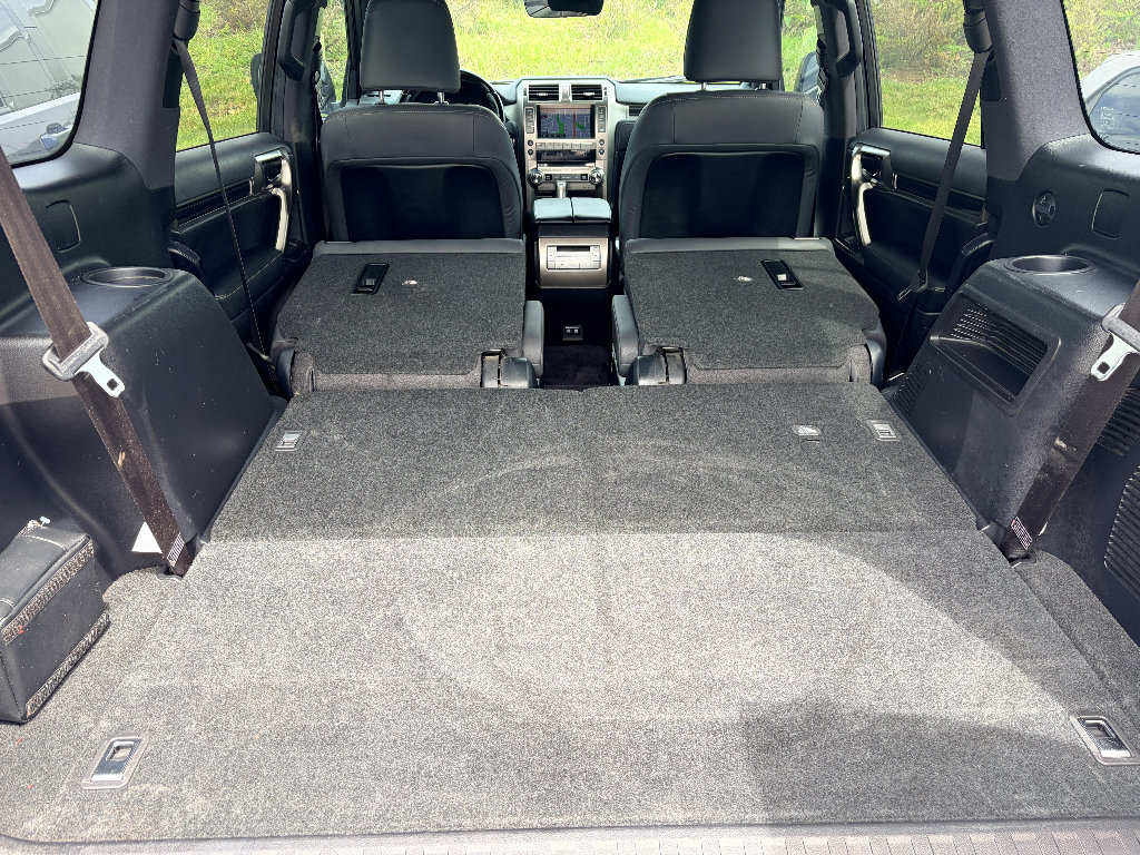 Used 2021 Lexus GX 460 Premium w/ Accessory Package AWD/4WD image 23