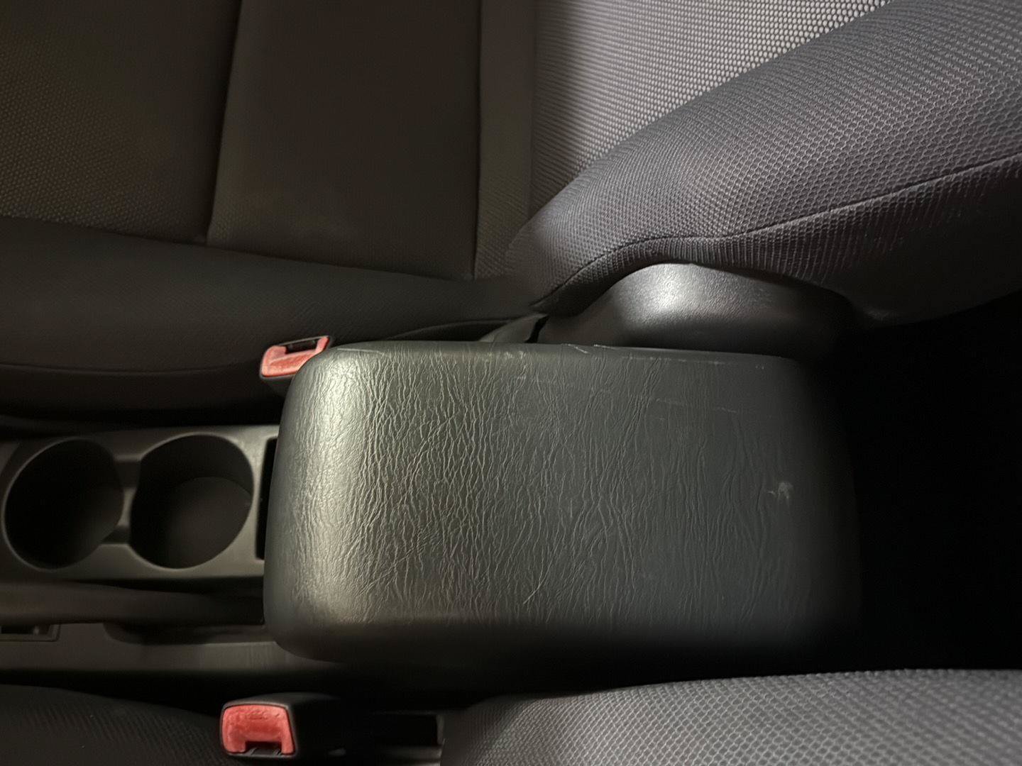 Used 2004 Pontiac Vibe w/ Moon And Tunes Value Package FWD image 21