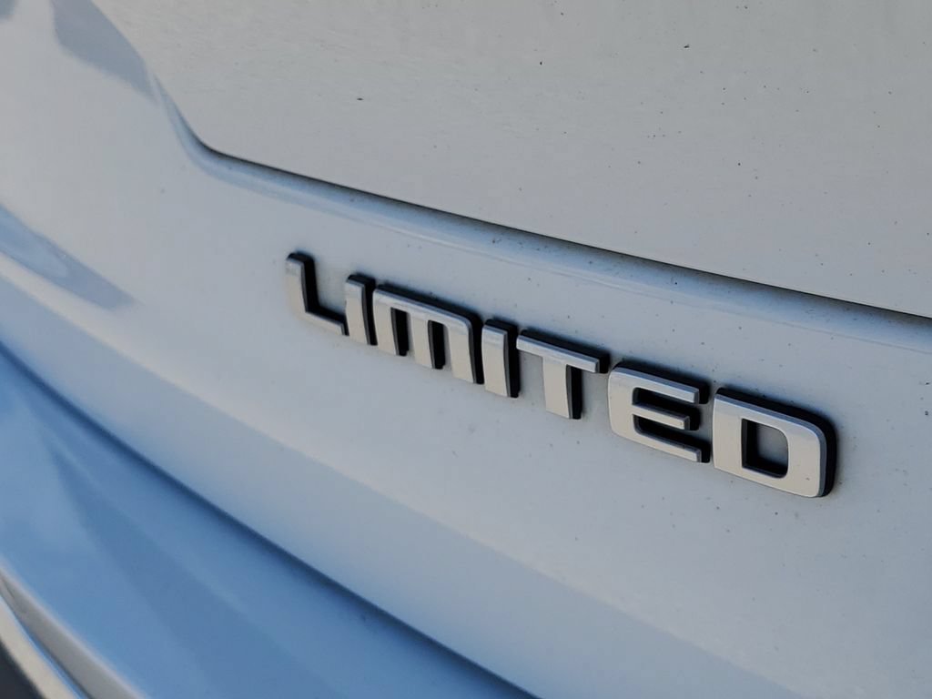 Used 2024 Jeep Grand Cherokee L Limited AWD/4WD image 7