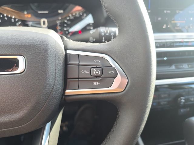 New 2026 Jeep Compass Latitude image 14