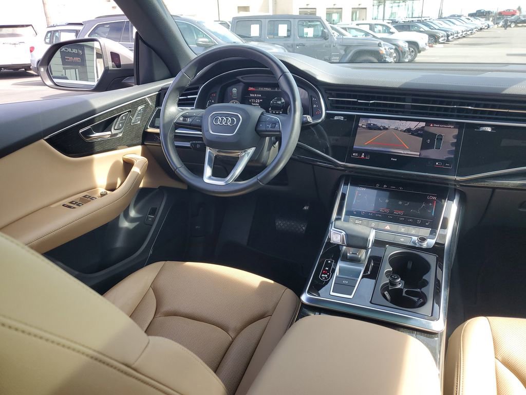 Used 2023 Audi Q8 Premium Plus w/ Premium Plus Package image 3