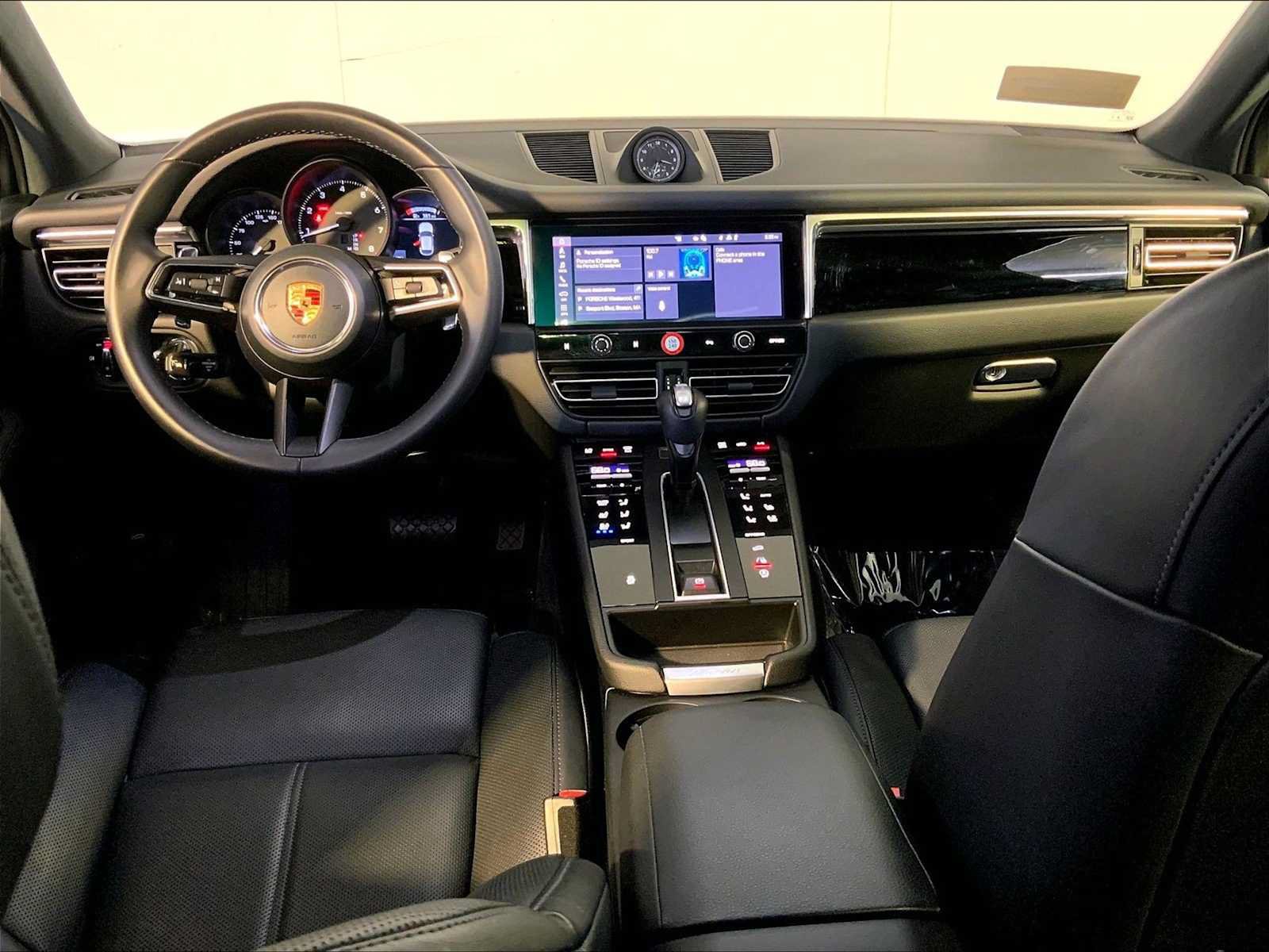 Certified 2026 Porsche Macan AWD/4WD image 14