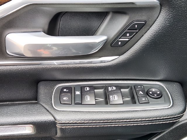 Used 2021 RAM 1500 Laramie AWD/4WD image 25
