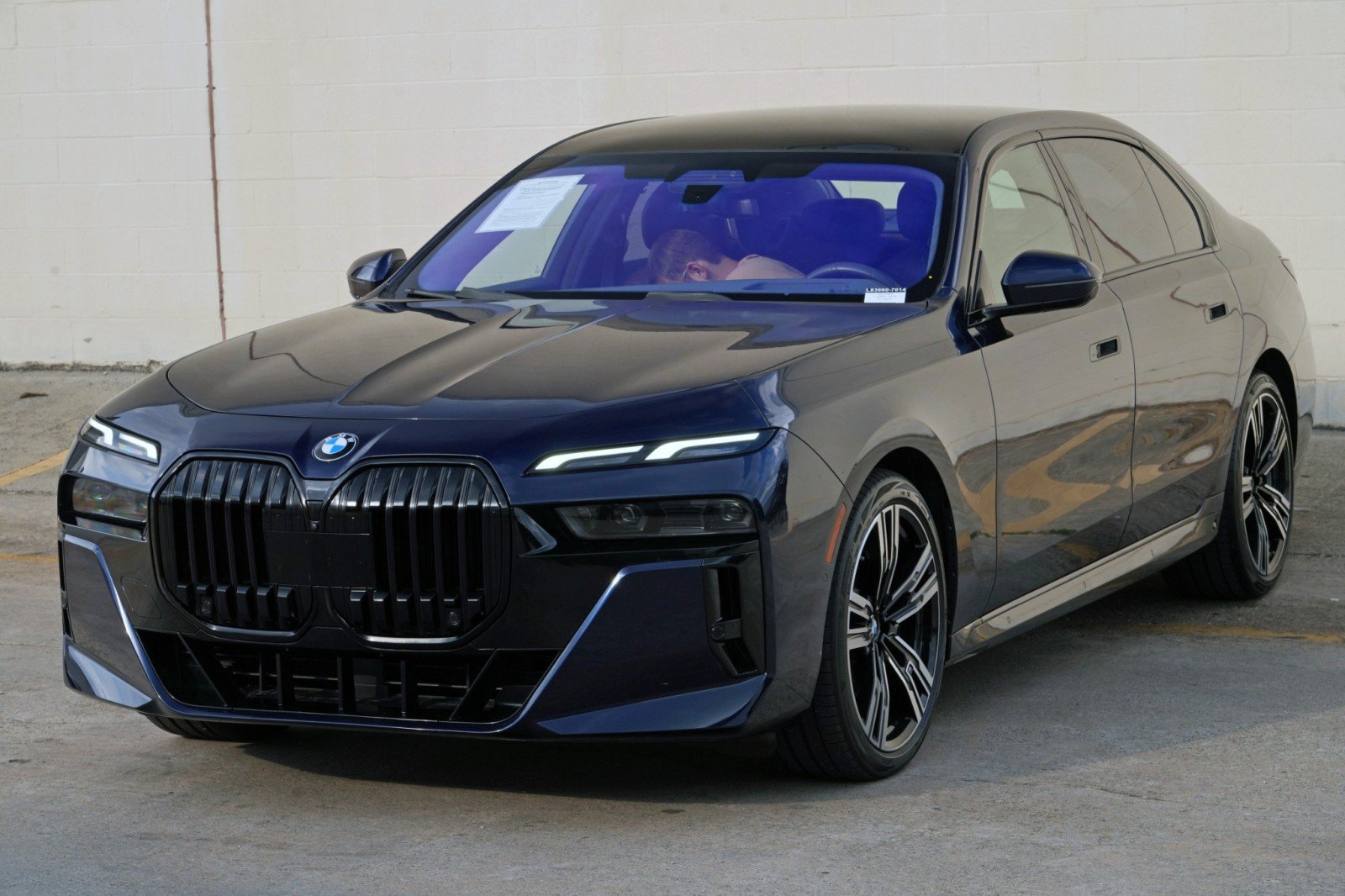 Used 2023 BMW 760i xDrive AWD/4WD image 52