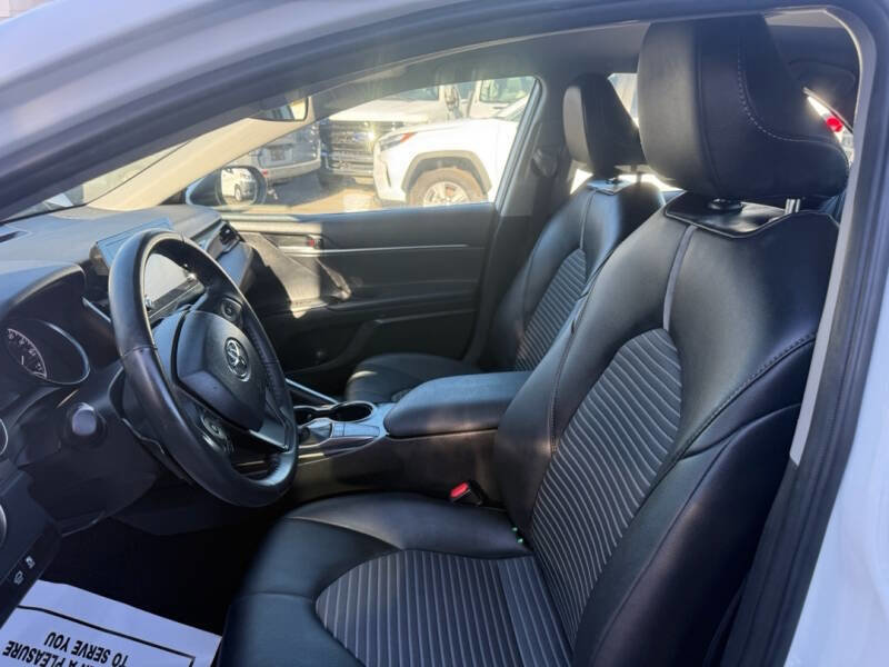Used 2024 Toyota Camry SE image 8