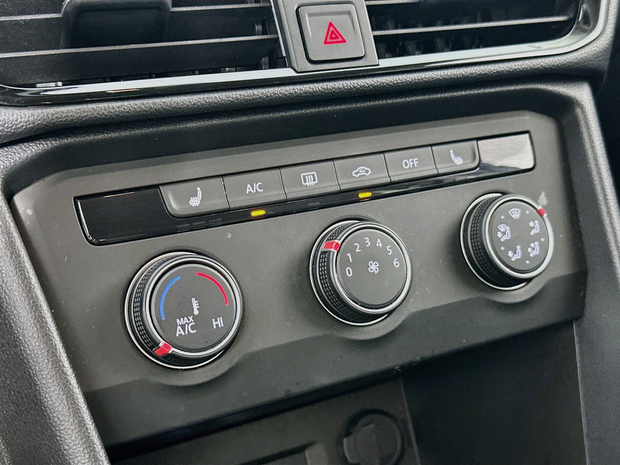 Used 2022 Volkswagen Taos SE FWD image 15