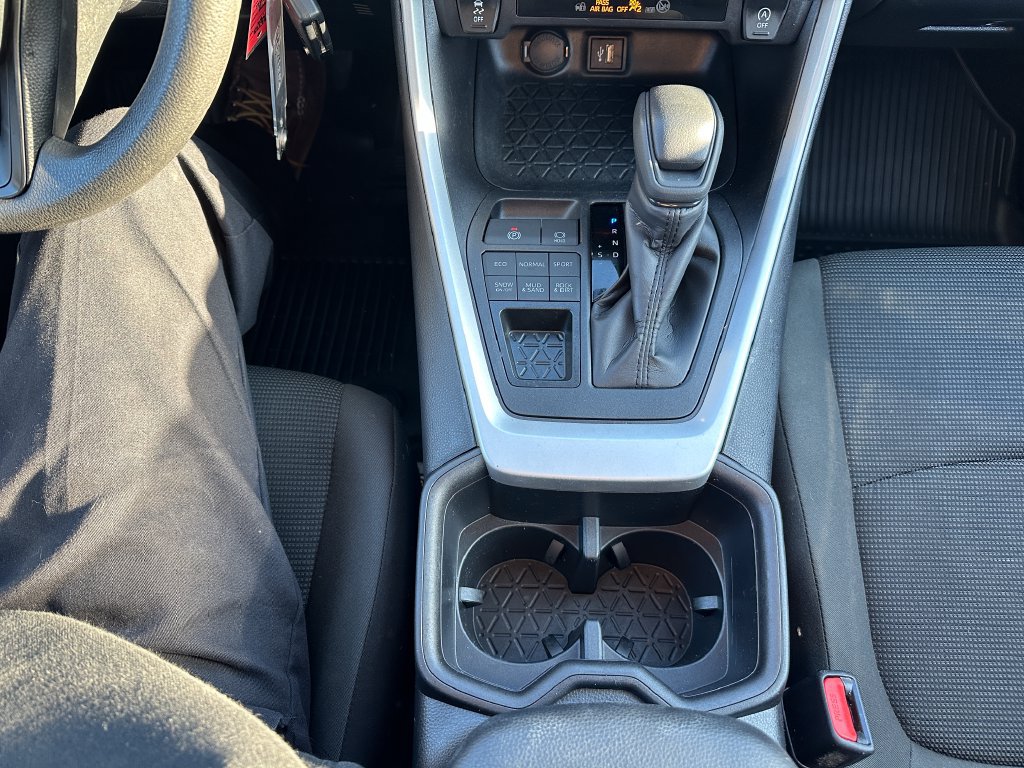 Certified 2025 Toyota RAV4 LE AWD/4WD image 19