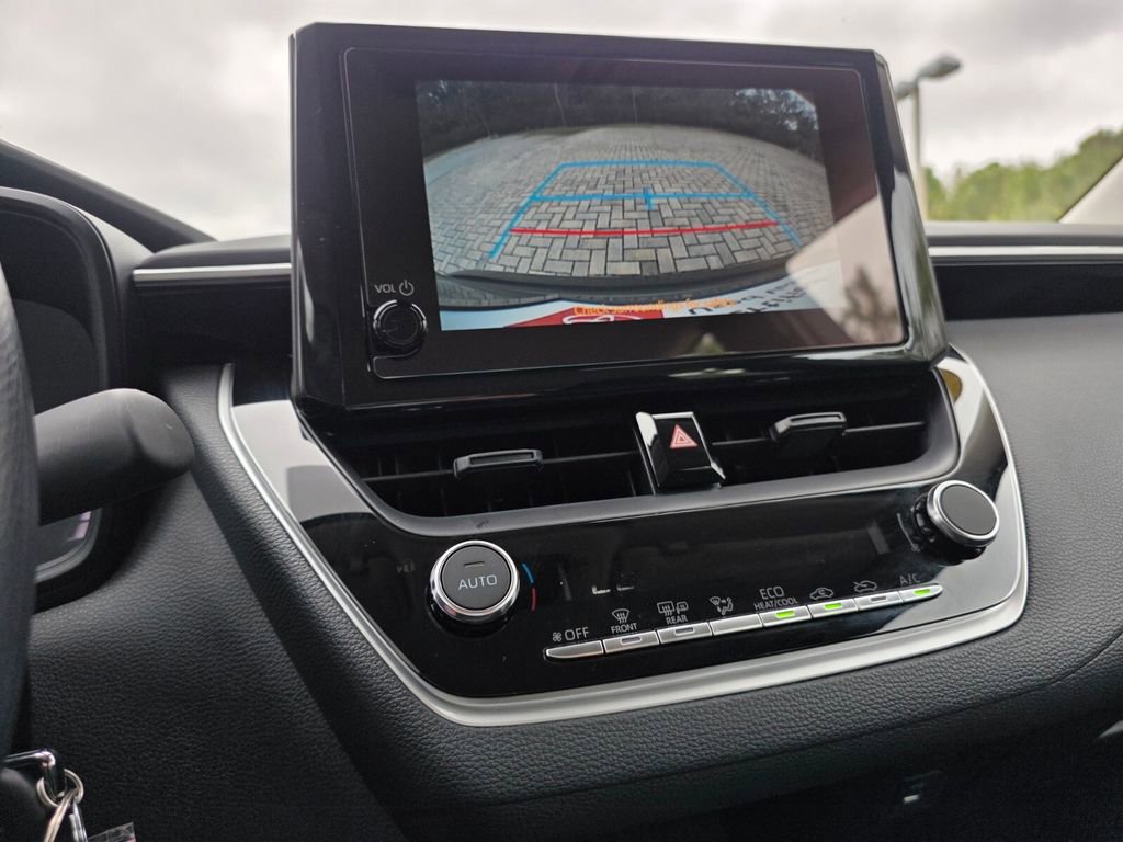 Used 2026 Toyota Corolla LE image 32
