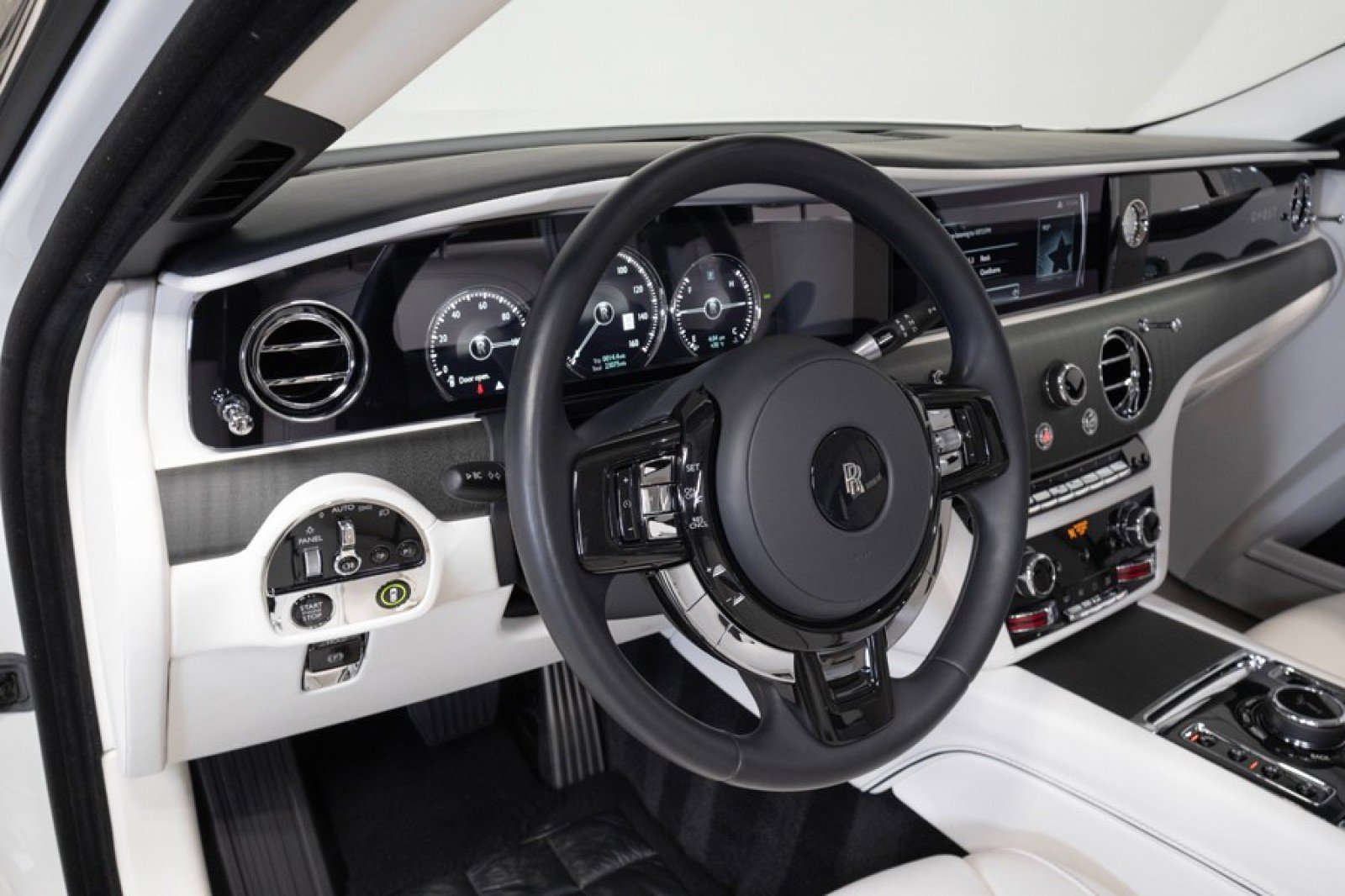 Used 2022 Rolls-Royce Ghost w/ Ghost Package AWD/4WD image 23