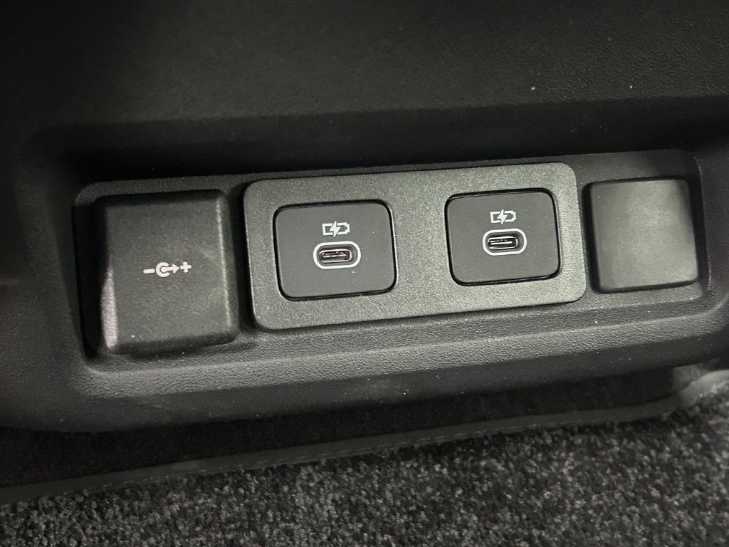 Used 2025 Land Rover Discovery S AWD/4WD image 24