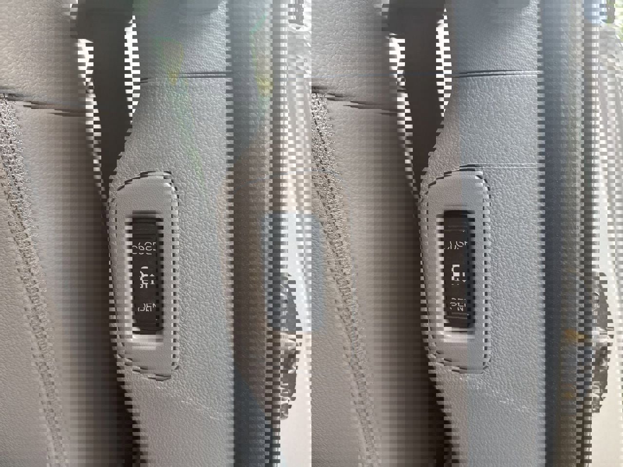 Used 2014 Honda Odyssey Touring image 14