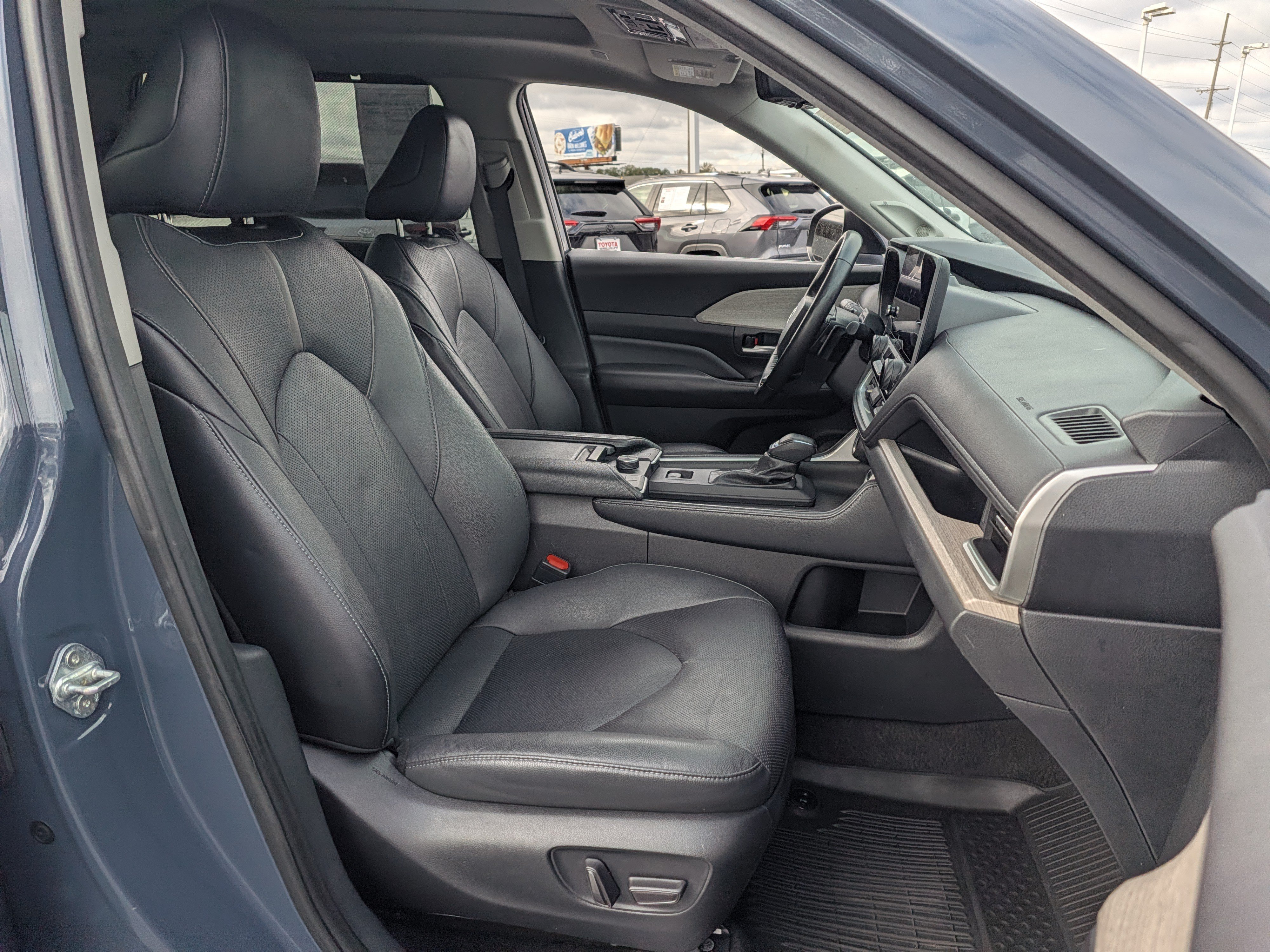 Used 2024 Toyota Grand Highlander AWD image 28