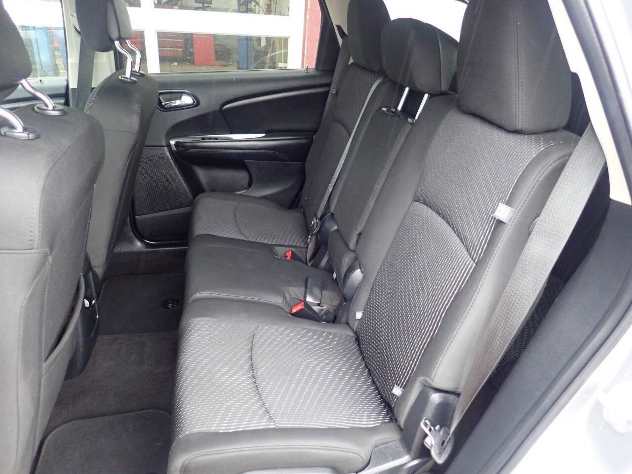 Used 2018 Dodge Journey SE image 11