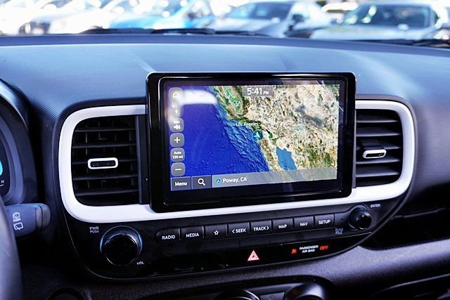 Certified 2025 Hyundai Venue Limited FWD image 25