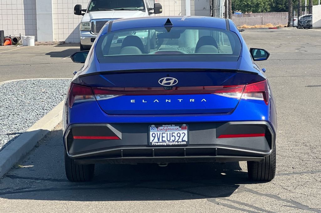 Used 2025 Hyundai Elantra Sport FWD image 6