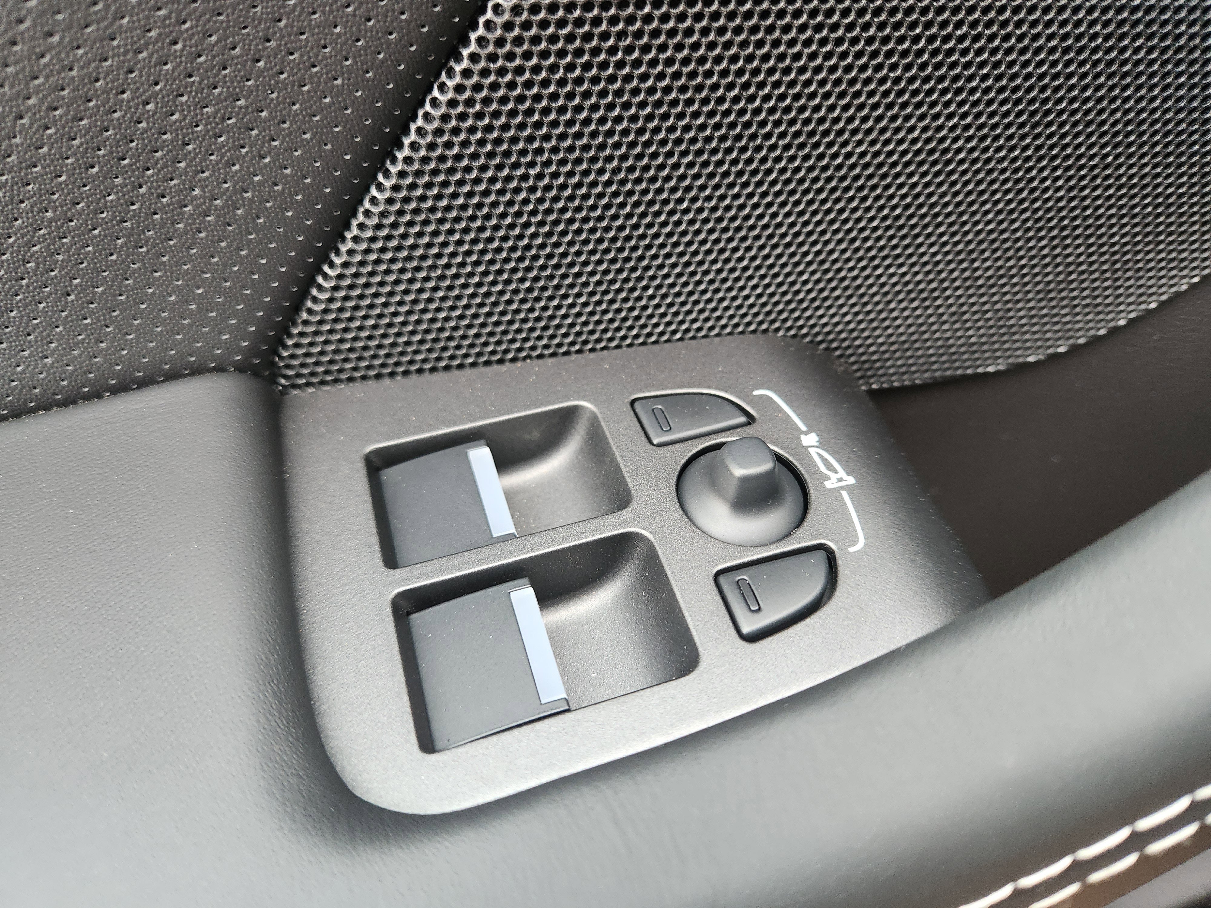 New 2024 Jaguar F-TYPE R image 14