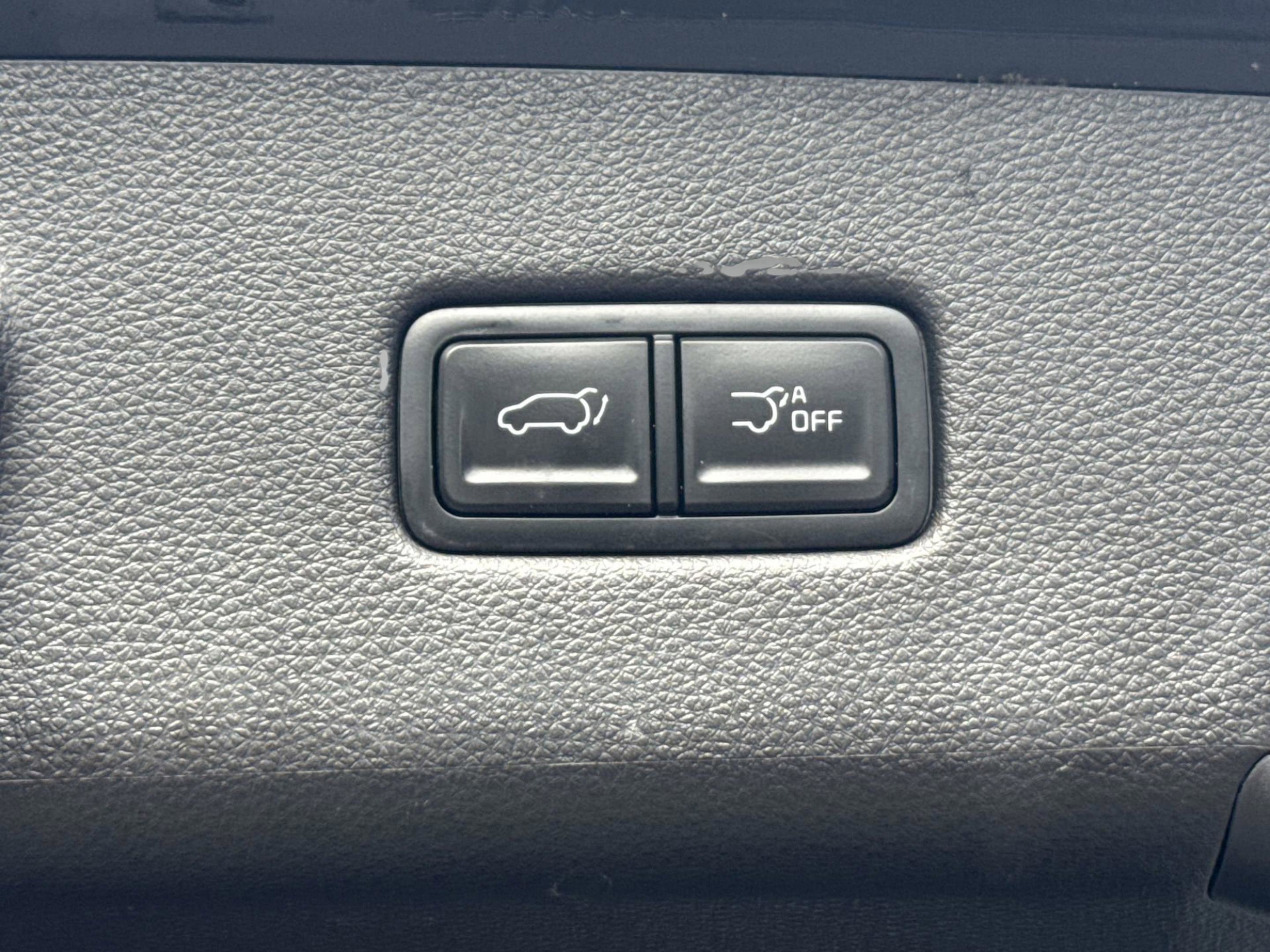 Used 2023 Kia Carnival SX image 9