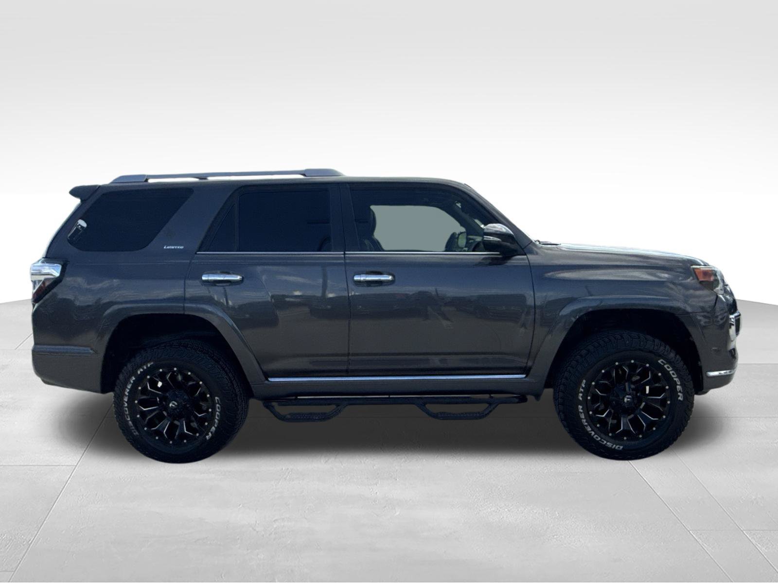 Used 2017 Toyota 4Runner Limited AWD/4WD image 4