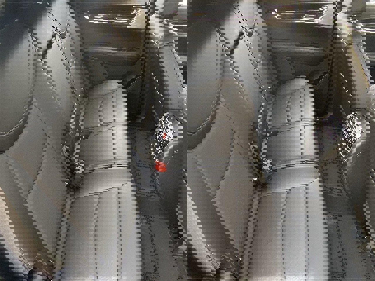 Certified 2022 Cadillac XT5 Premium Luxury w/ LPO, Floor Liner Package image 15