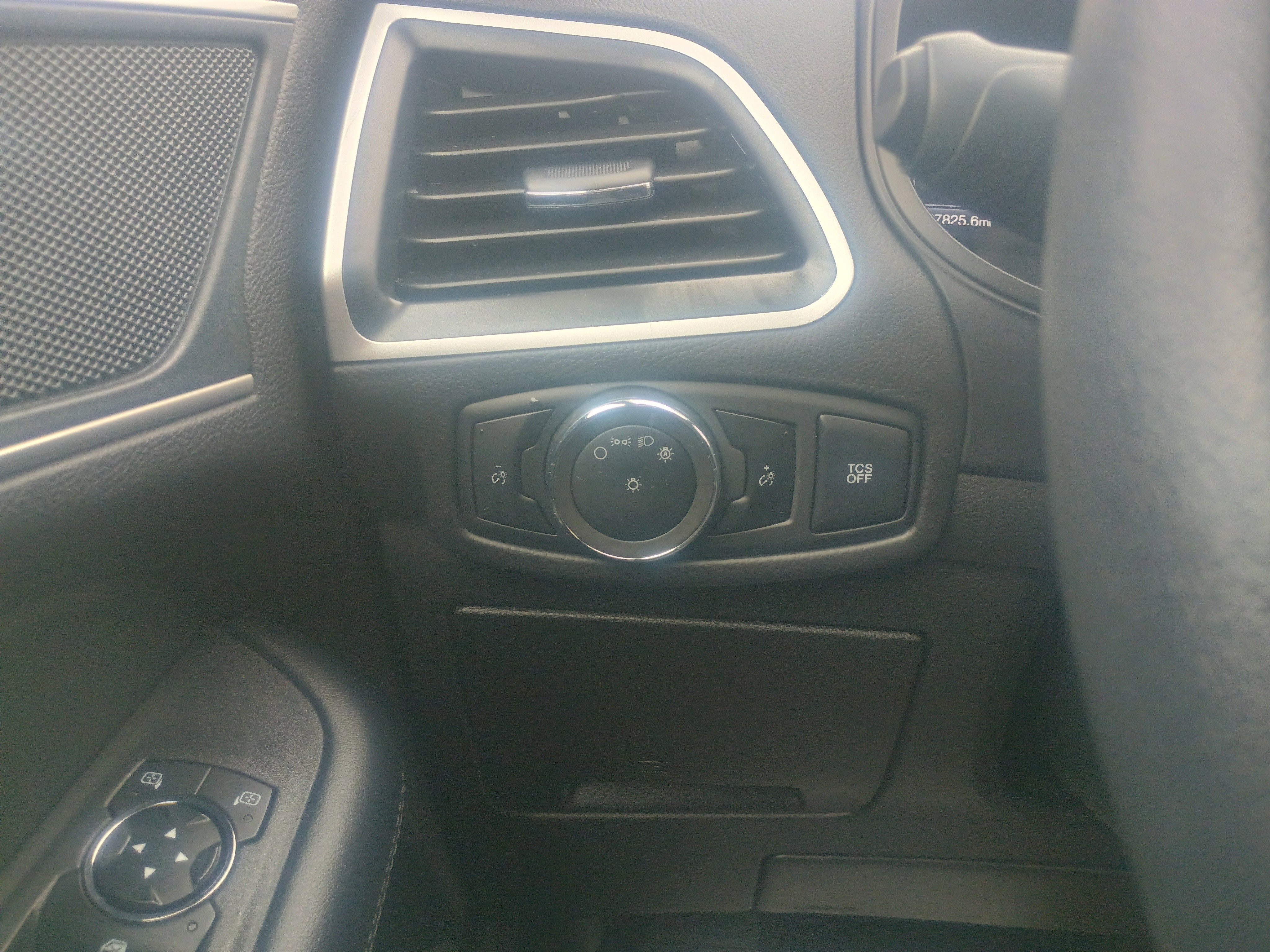 Certified 2024 Ford Edge SEL image 19