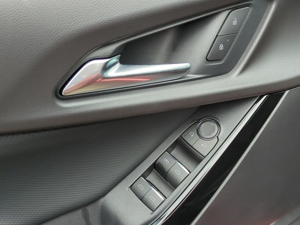 New 2027 Chevrolet Equinox RS FWD image 8