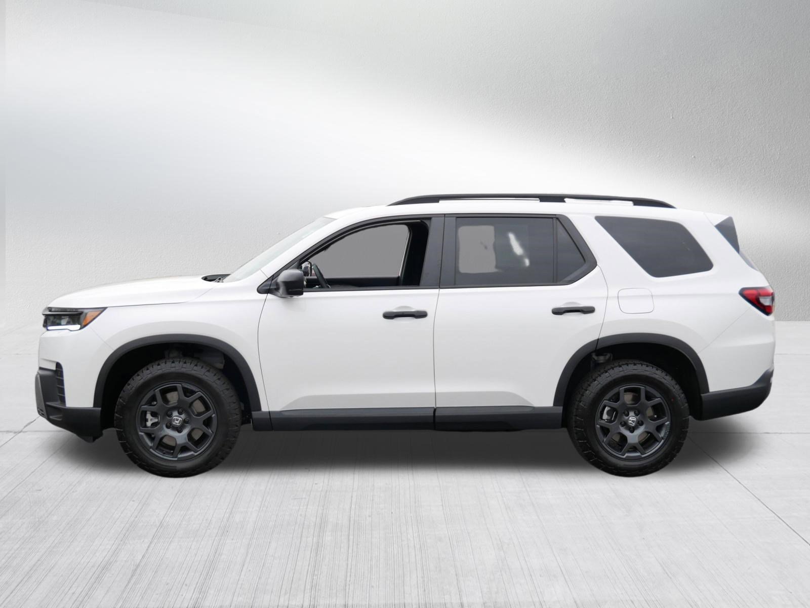 Used 2026 Honda Pilot TrailSport image 4