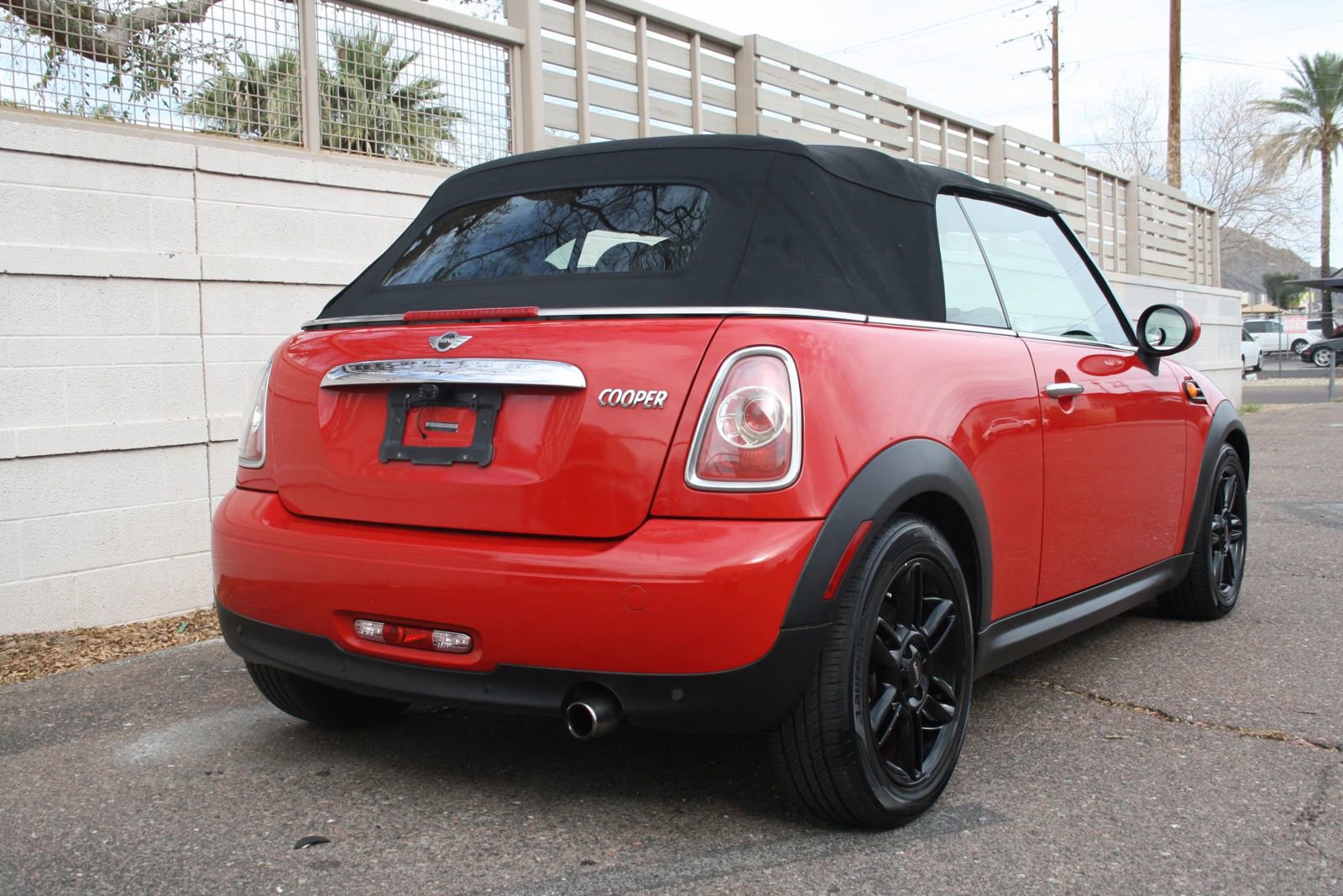 Used 2013 MINI Cooper Convertible image 4