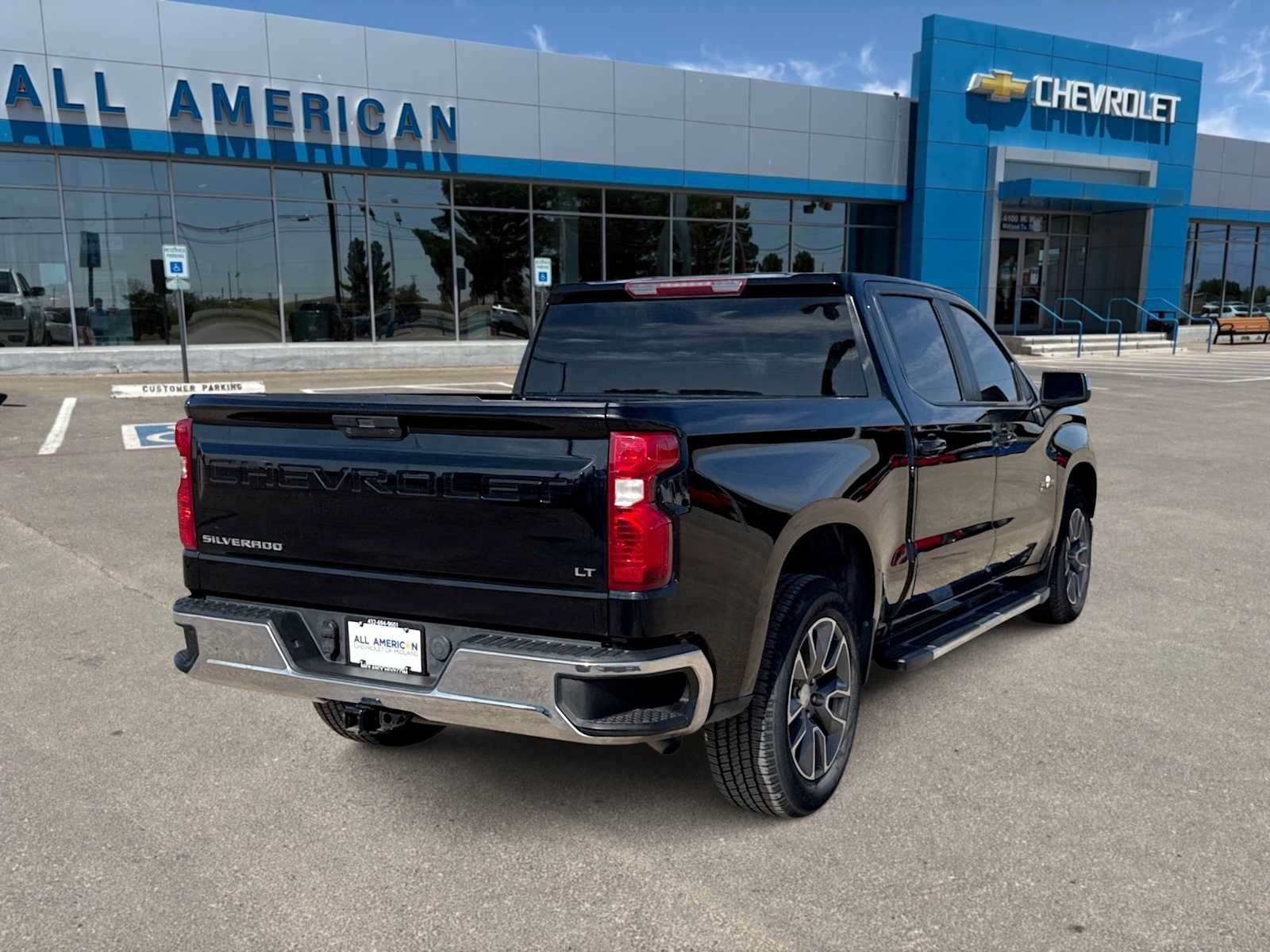 Used 2022 Chevrolet Silverado 1500 LT RWD image 8
