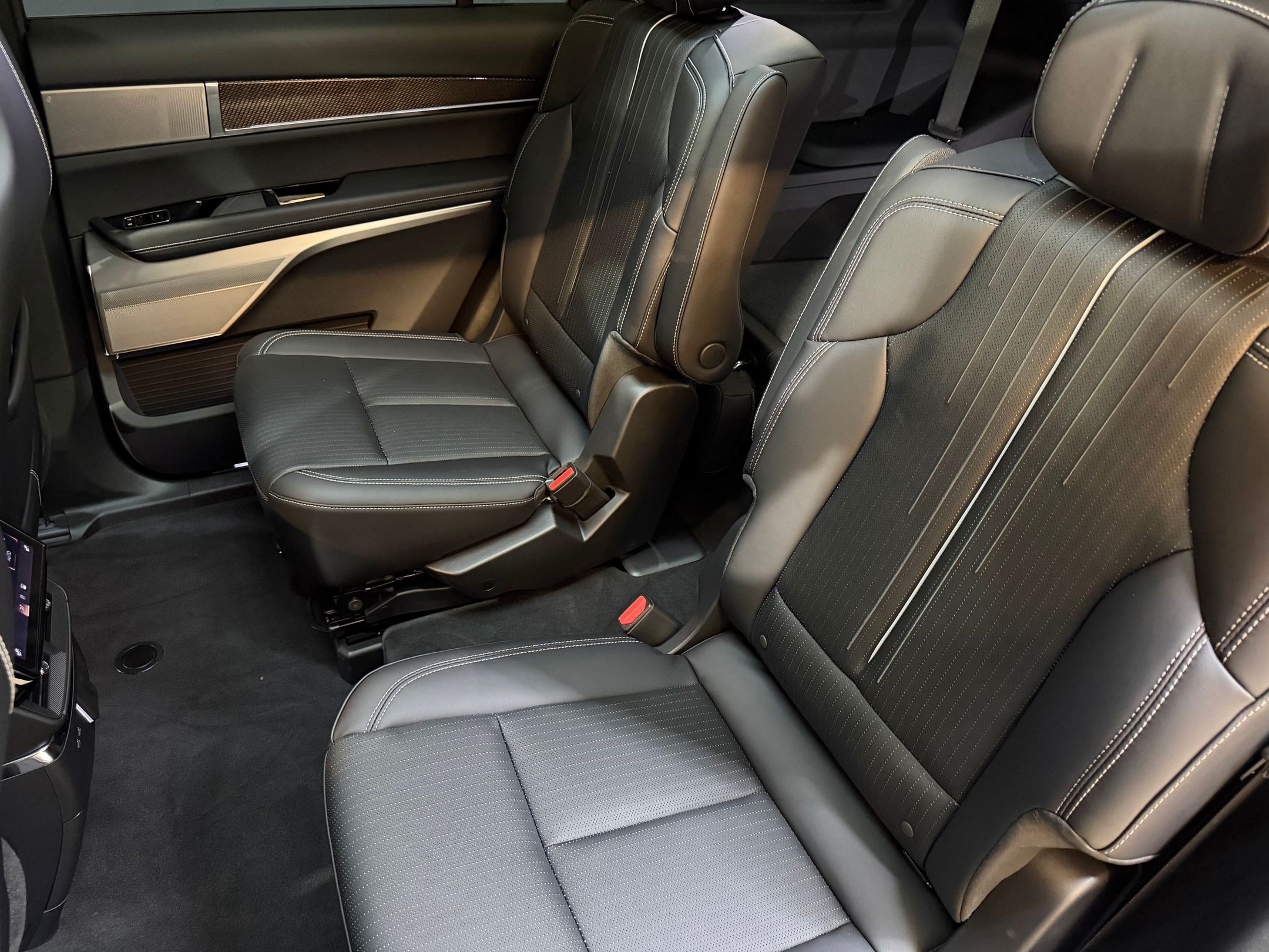 New 2026 Cadillac Vistiq Luxury AWD/4WD image 43