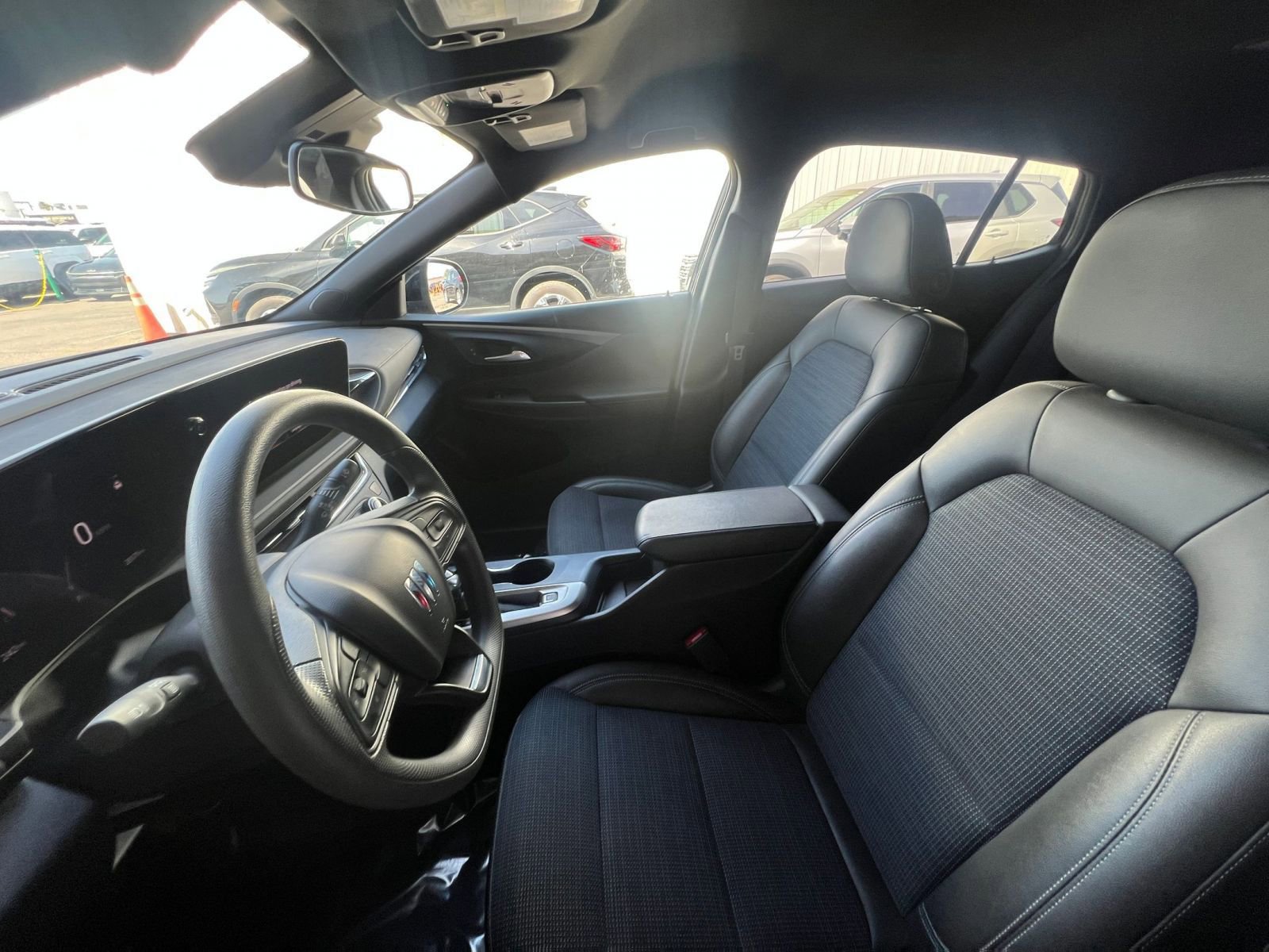 Used 2025 Buick Envista Preferred image 27