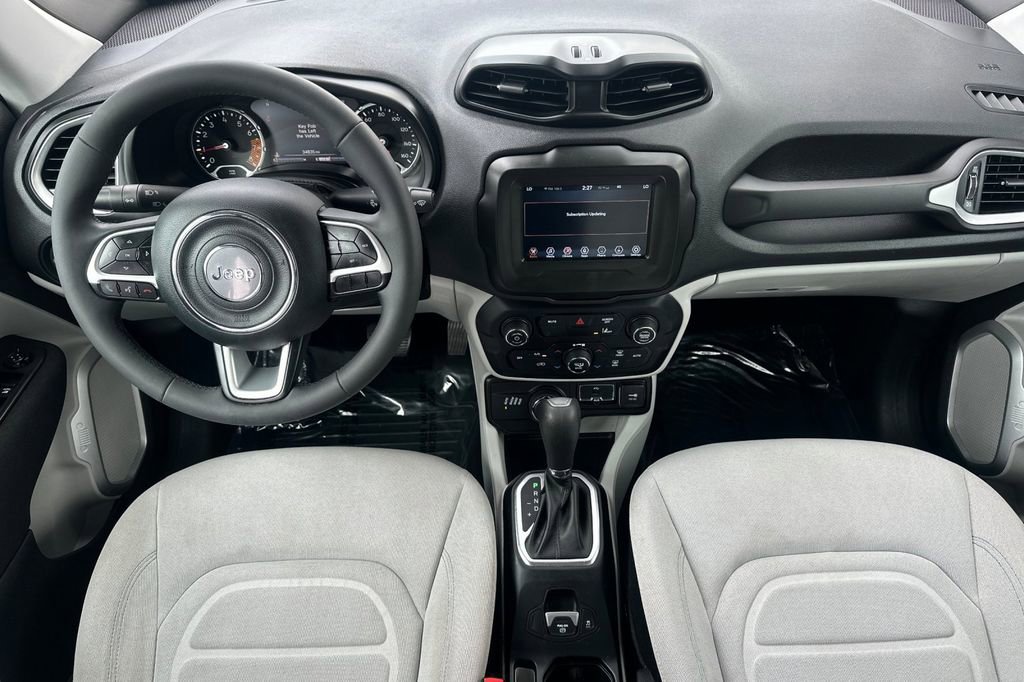 Used 2021 Jeep Renegade Latitude image 15