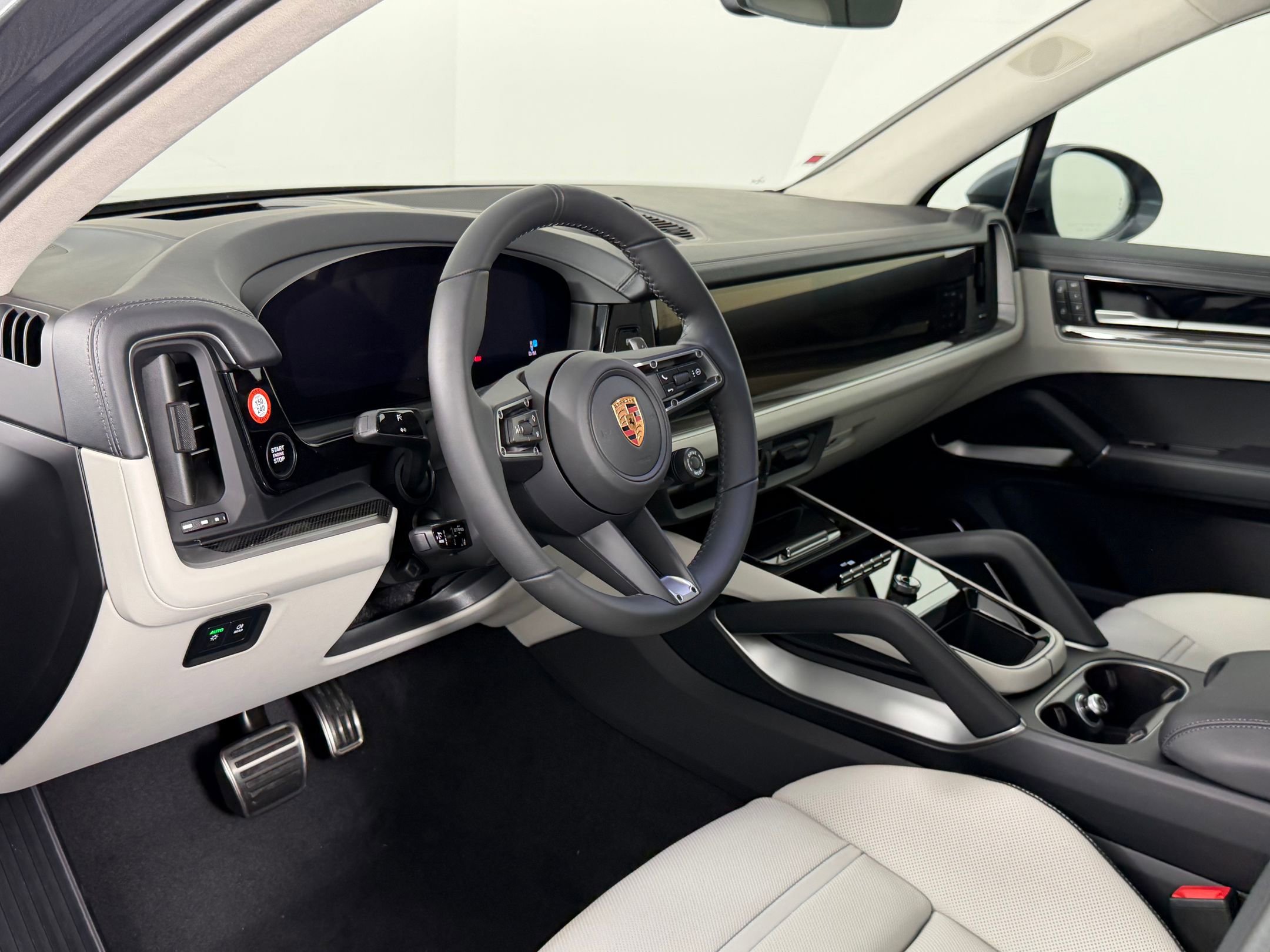 New 2026 Porsche Cayenne GTS AWD/4WD image 4