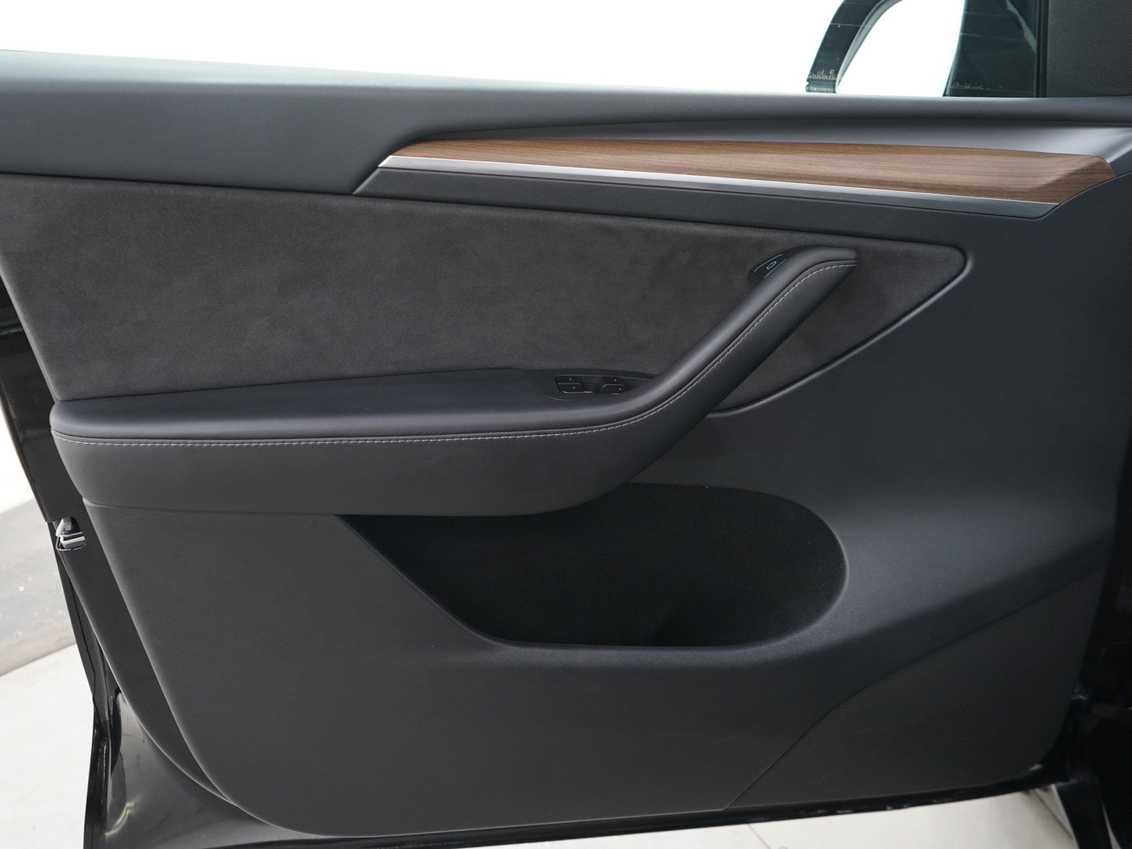 Used 2023 Tesla Model Y AWD image 19