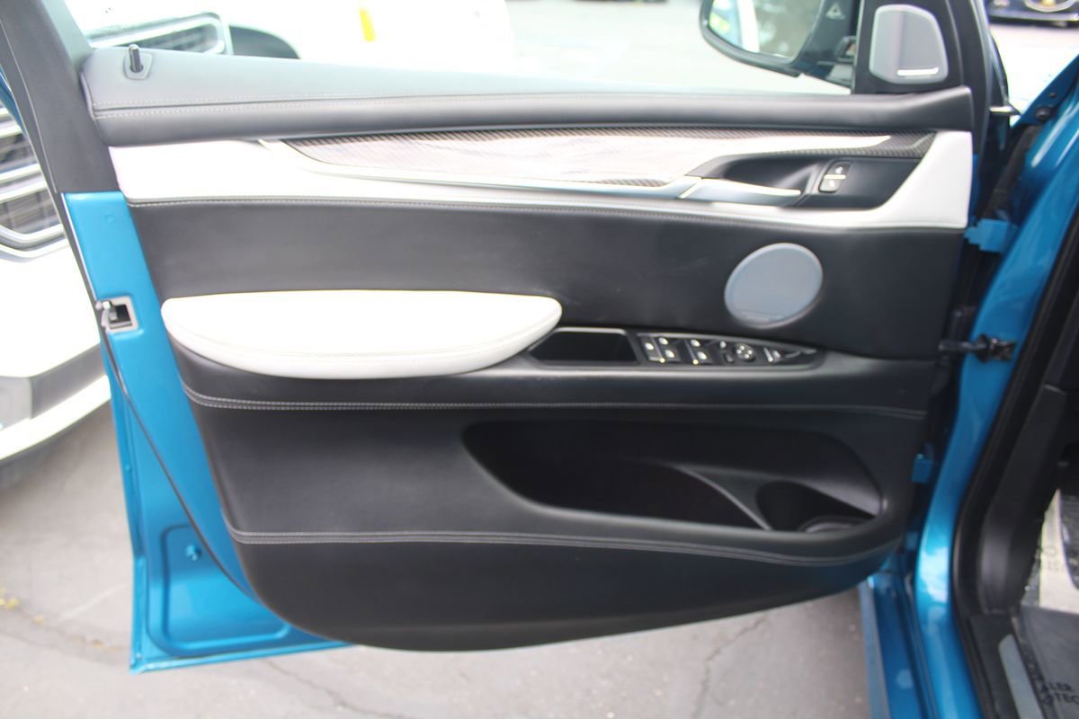 Used 2018 BMW X5 M image 17