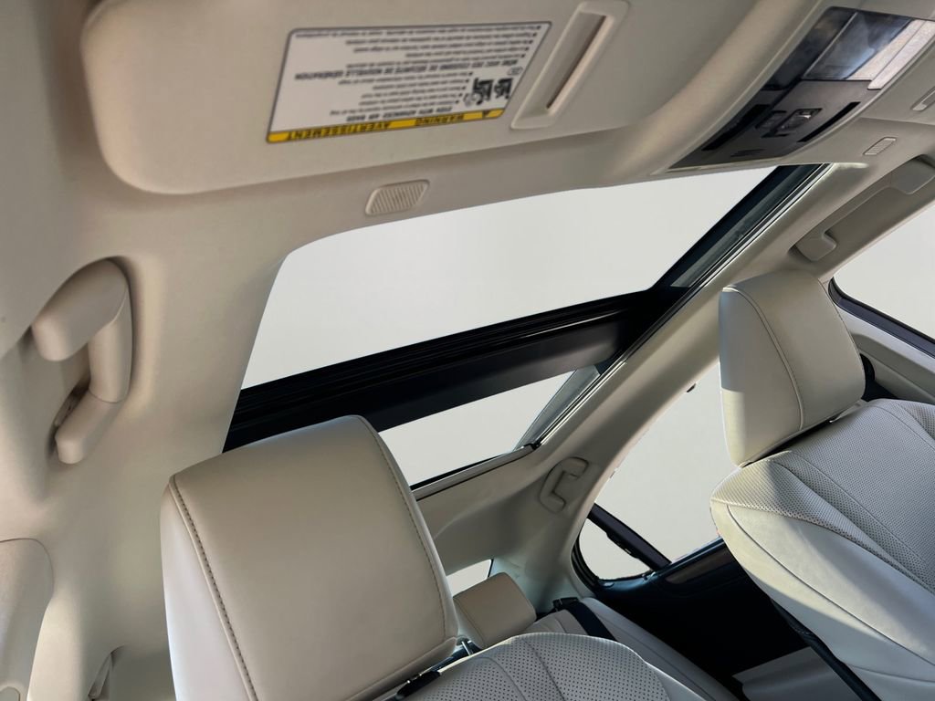 Used 2024 Lexus ES 350 Ultra Luxury w/ Accessory Package (Z2) image 7