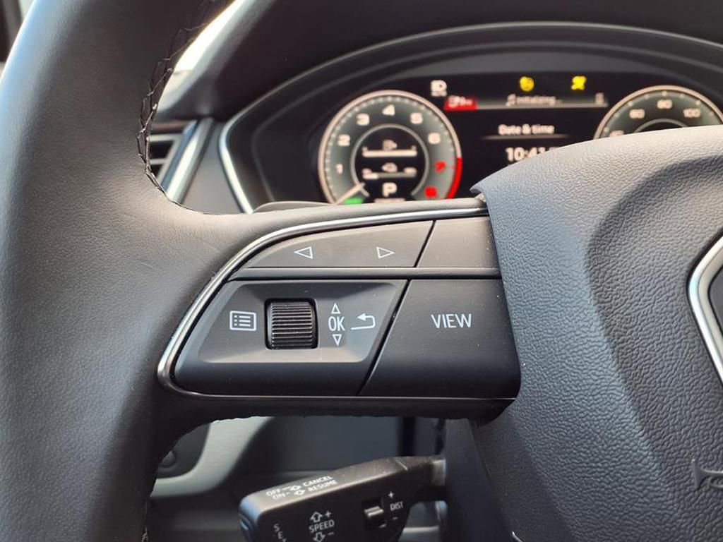 Certified 2025 Audi Q5 e Premium AWD/4WD image 10