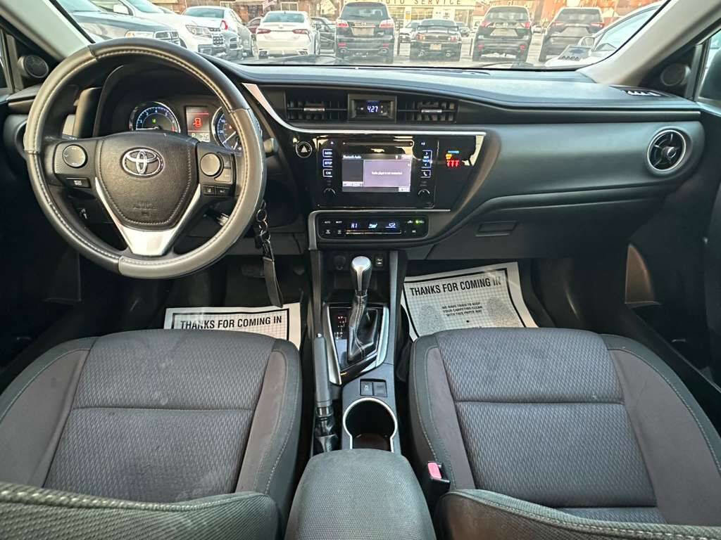 Used 2018 Toyota Corolla LE image 16