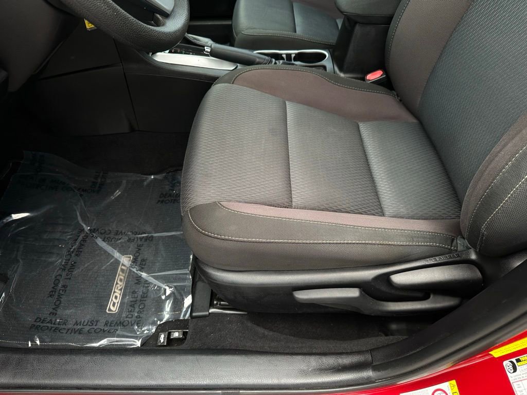 Used 2018 Toyota Corolla LE FWD image 12