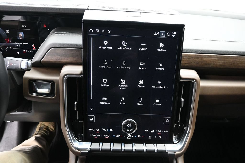 Used 2026 GMC Yukon Denali Ultimate w/ LPO, Floor Liner Package AWD/4WD image 17