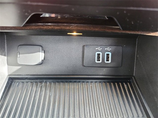 Used 2016 Ford F150 Platinum w/ Equipment Group 701A Luxury image 27