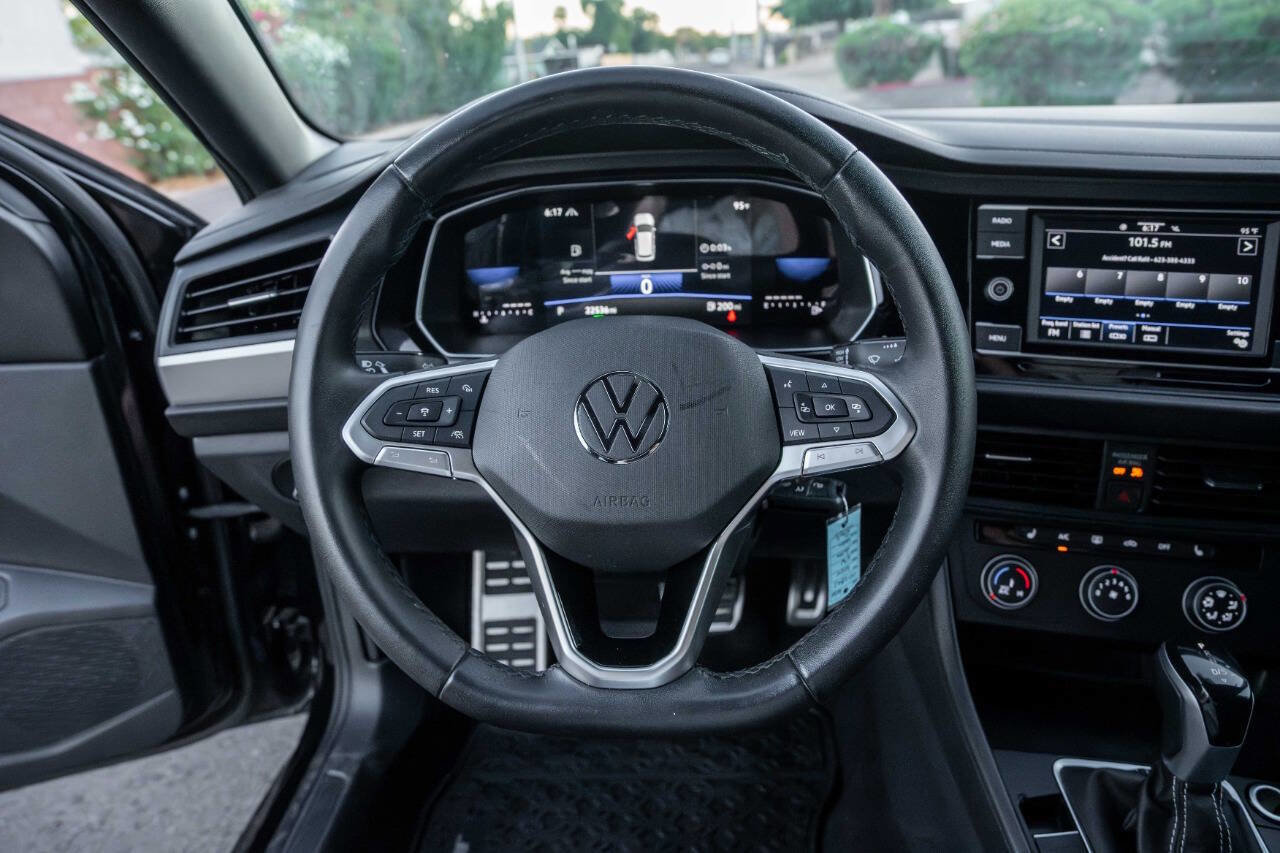 Used 2024 Volkswagen Jetta Sport image 11