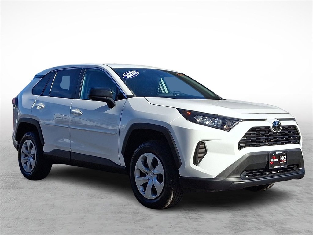 Used 2022 Toyota RAV4 LE image 3